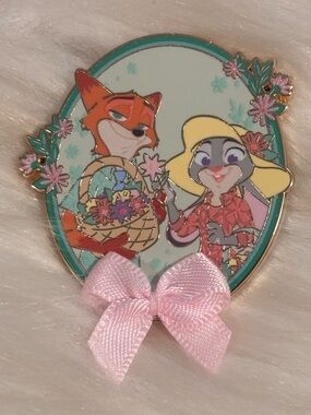 Disney Zootopia Judy & Nick Flower Bow Enamel Pin